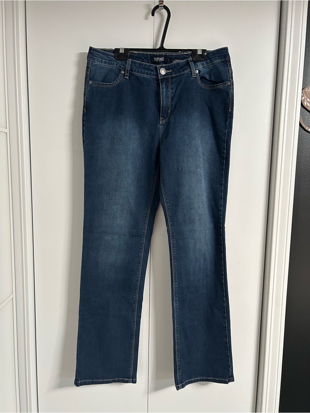 Buffalo David Bitton Size 12 - 30 boot cut Women's Jeans - Dark Blue Wash
